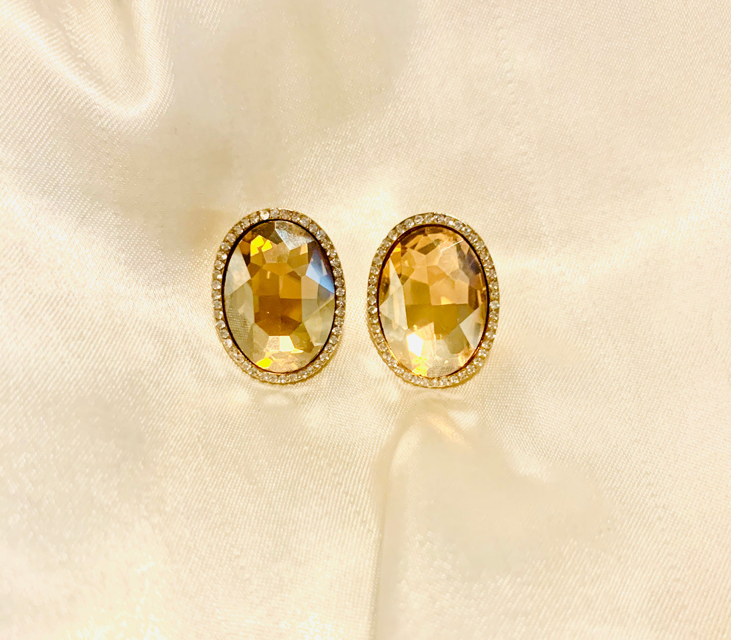 Royal Oval Earring - Gold